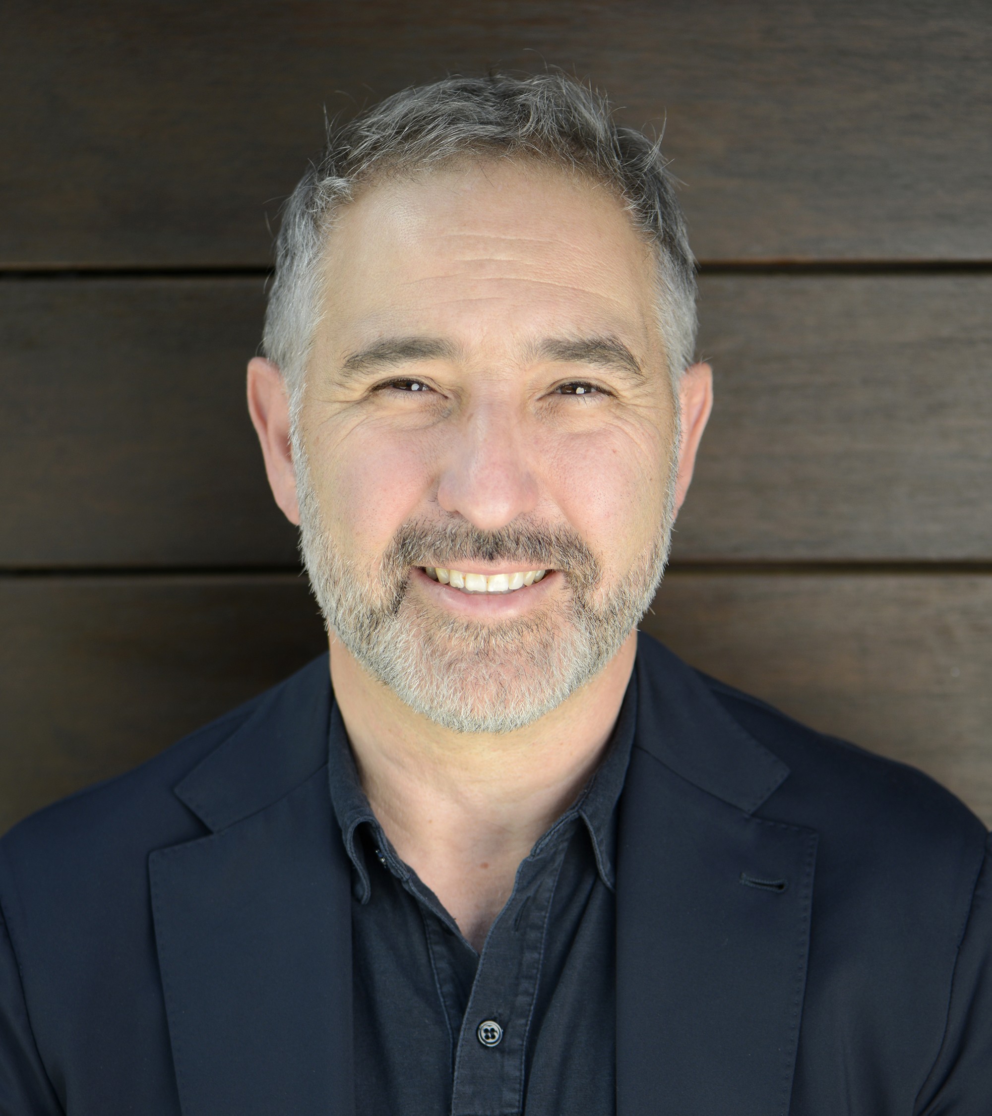 Dr. Fernando Silván